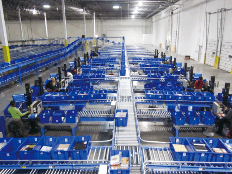 米国書籍配送センターの仕分け効率を最大化。F-RAT導入で省スペース・省コストを実現