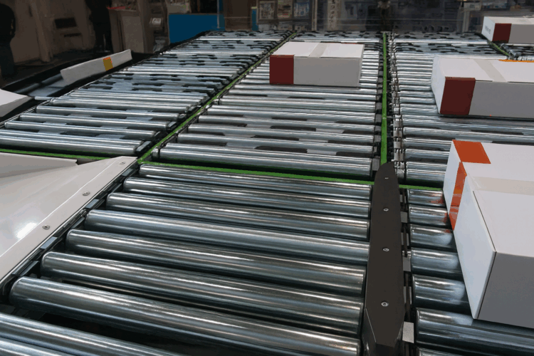 直角分岐装置F-RATで省スペース・高効率仕分け。グリッドソーター導入事例