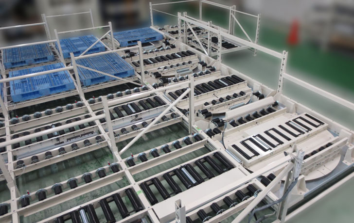 自動車部品メーカーのパレット搬送を効率化。ストレージ&搬送モジュール導入